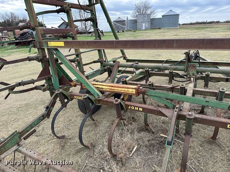 image for item EG6370 John Deere 1000 field cultivator