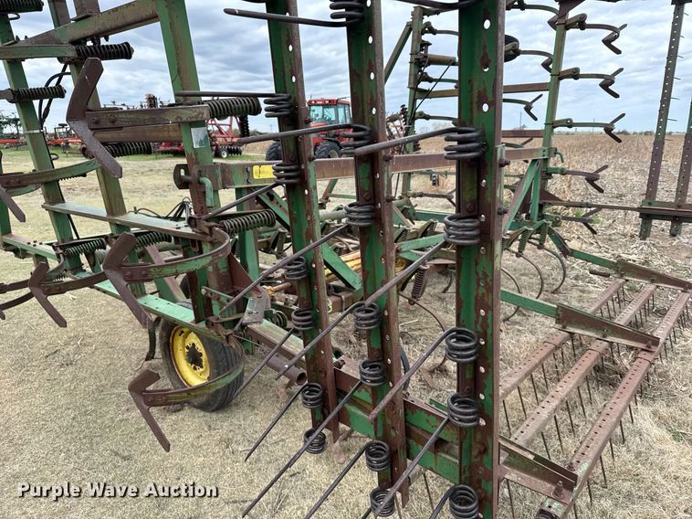 image for item EG6370 John Deere 1000 field cultivator