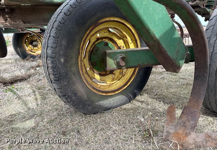 image for item EG6370 John Deere 1000 field cultivator