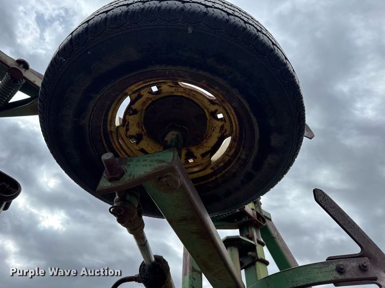 image for item EG6370 John Deere 1000 field cultivator