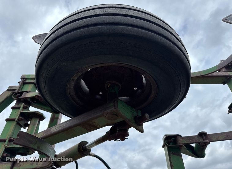 image for item EG6370 John Deere 1000 field cultivator