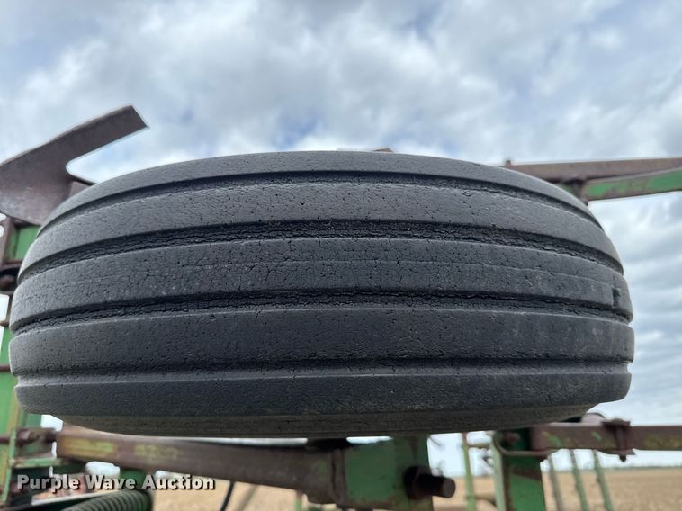 image for item EG6370 John Deere 1000 field cultivator