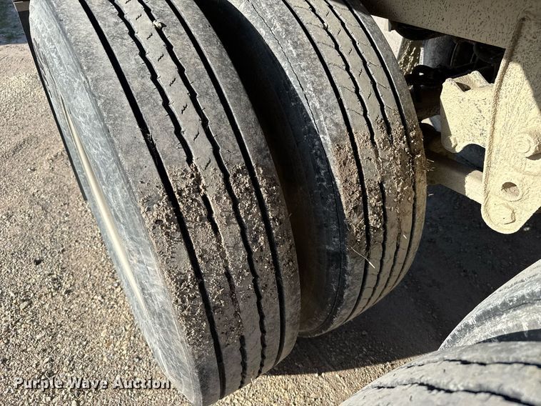 image for item EG6377 2000 Timpte grain trailer