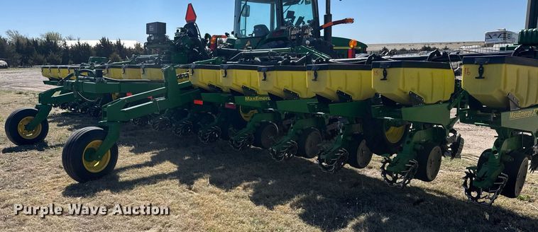 image for item EG6388 John Deere 1720 planter