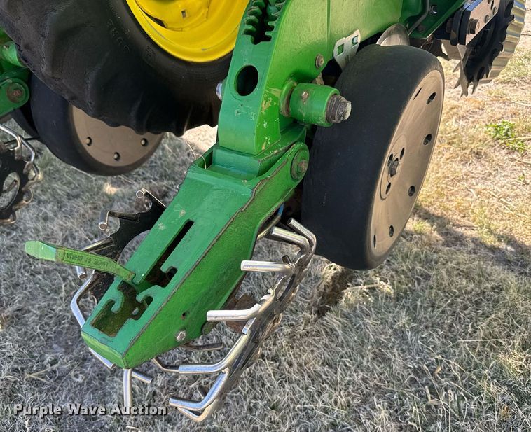 image for item EG6388 John Deere 1720 planter
