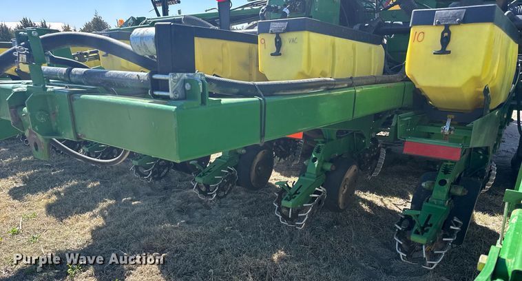 image for item EG6388 John Deere 1720 planter