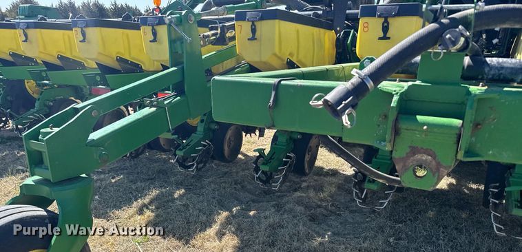image for item EG6388 John Deere 1720 planter