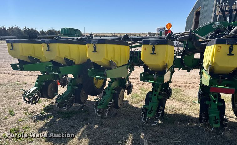 image for item EG6388 John Deere 1720 planter