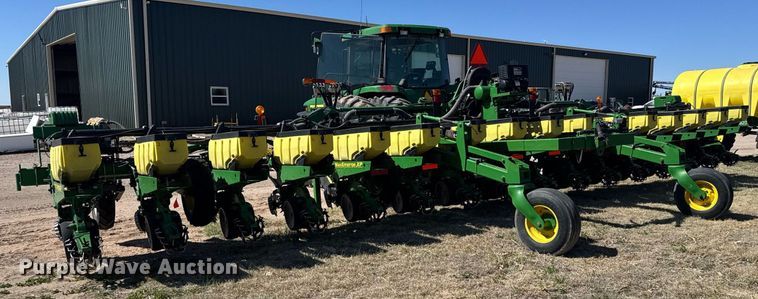 image for item EG6388 John Deere 1720 planter