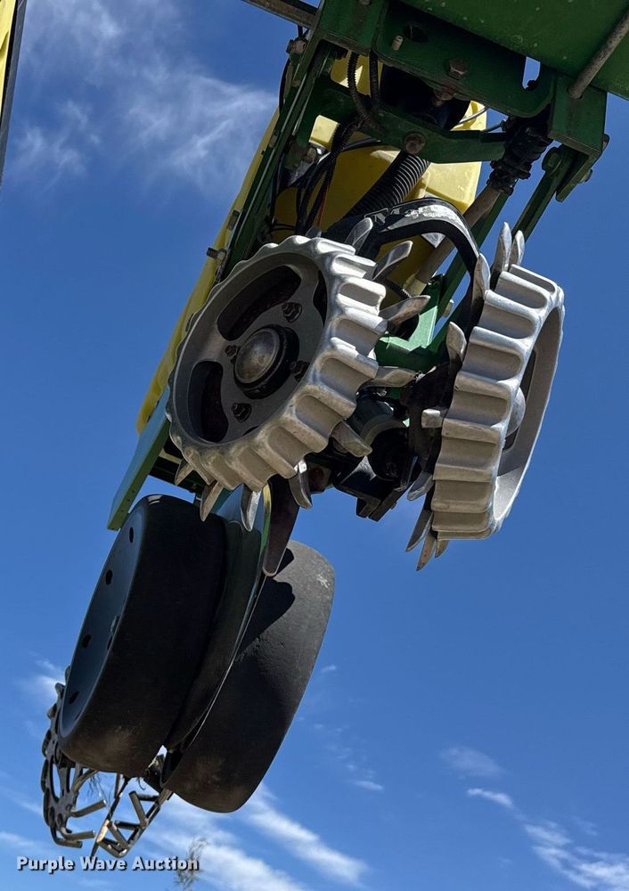 image for item EG6388 John Deere 1720 planter