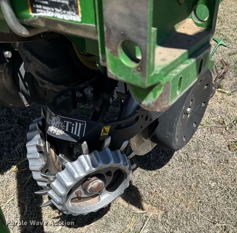 image for item EG6388 John Deere 1720 planter