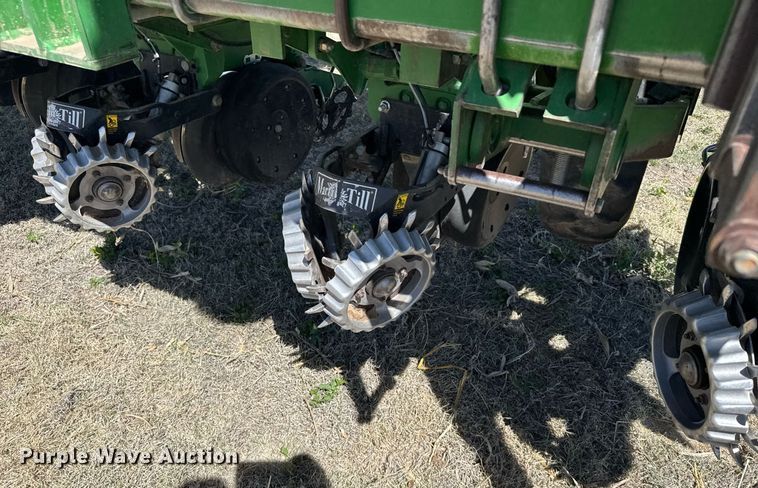 image for item EG6388 John Deere 1720 planter