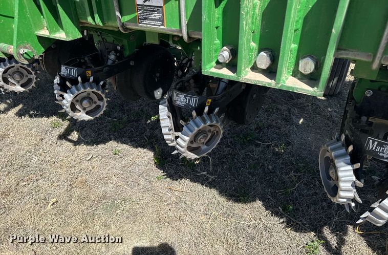 image for item EG6388 John Deere 1720 planter