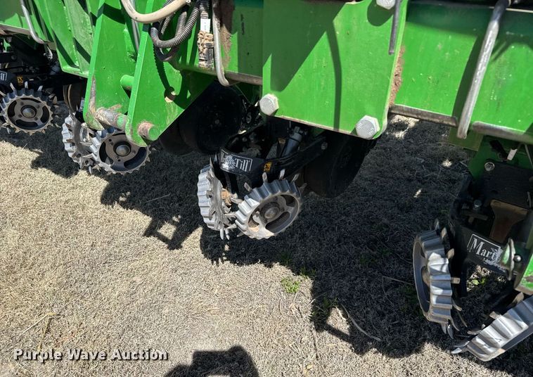 image for item EG6388 John Deere 1720 planter