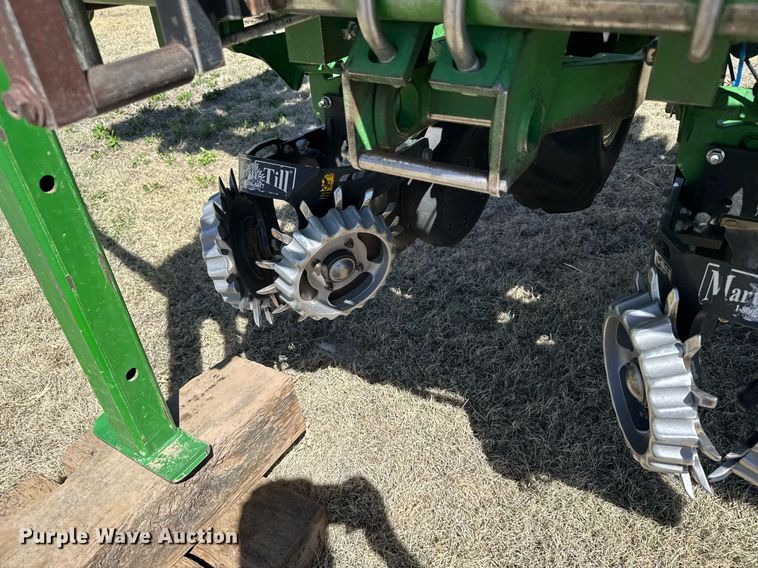 image for item EG6388 John Deere 1720 planter