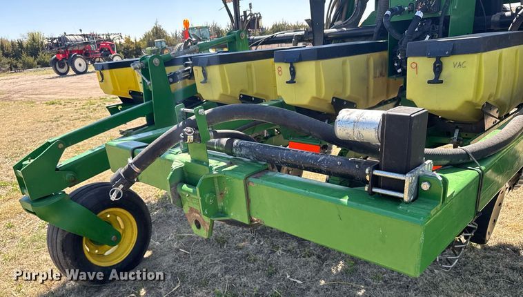 image for item EG6388 John Deere 1720 planter