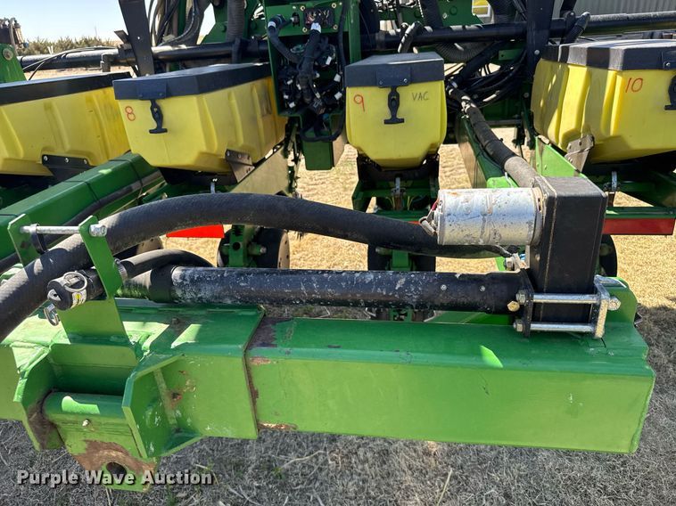 image for item EG6388 John Deere 1720 planter