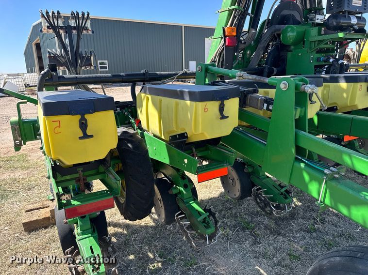 image for item EG6388 John Deere 1720 planter