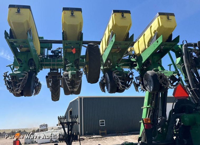 image for item EG6388 John Deere 1720 planter