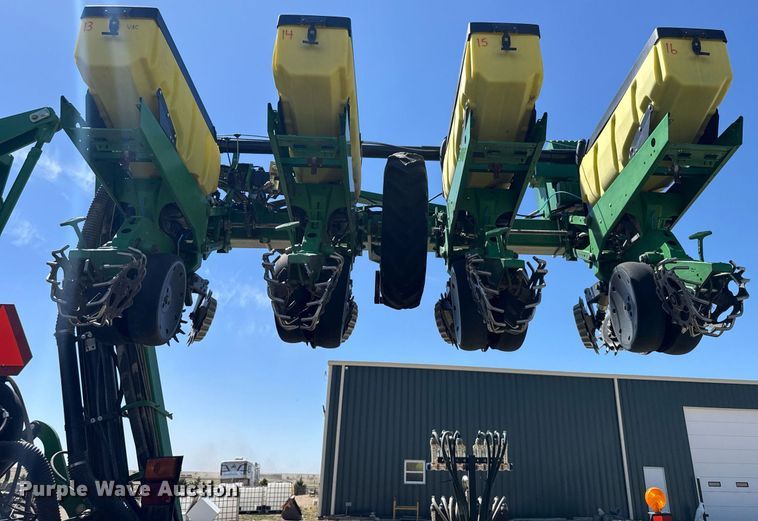 image for item EG6388 John Deere 1720 planter