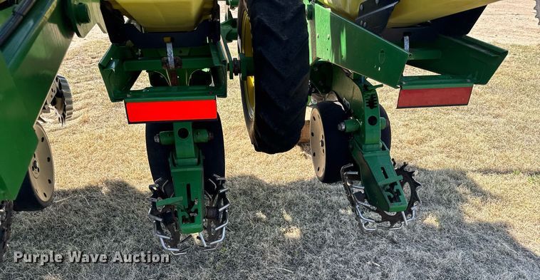image for item EG6388 John Deere 1720 planter