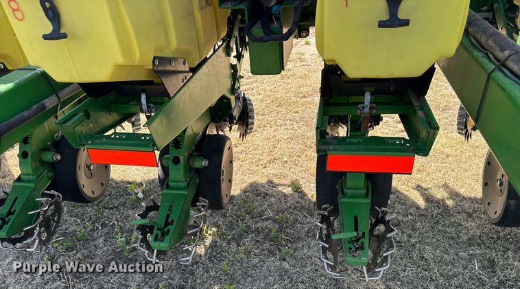 image for item EG6388 John Deere 1720 planter