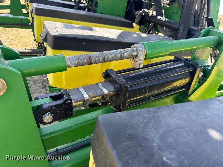 image for item EG6388 John Deere 1720 planter