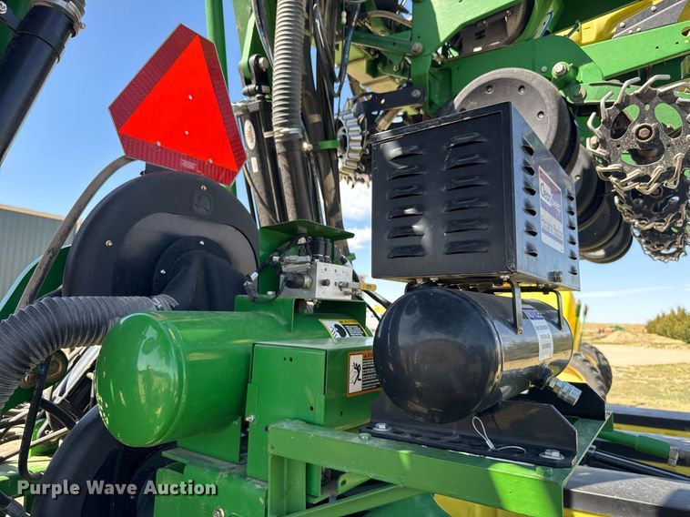 image for item EG6388 John Deere 1720 planter