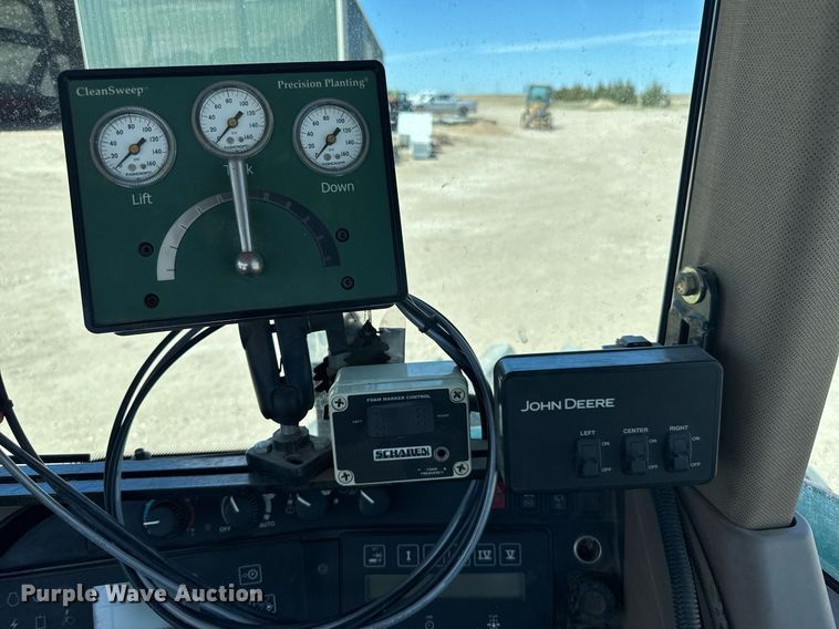 image for item EG6388 John Deere 1720 planter