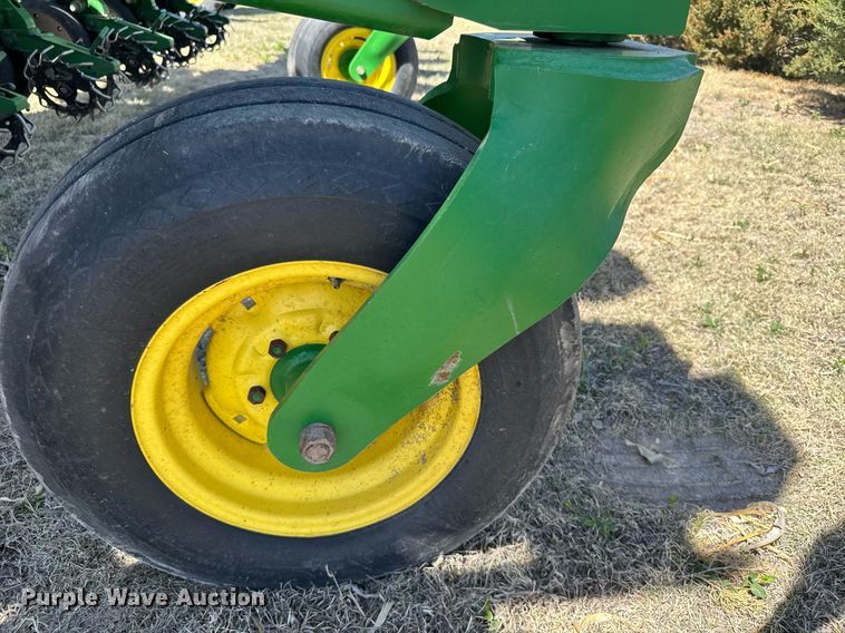 image for item EG6388 John Deere 1720 planter