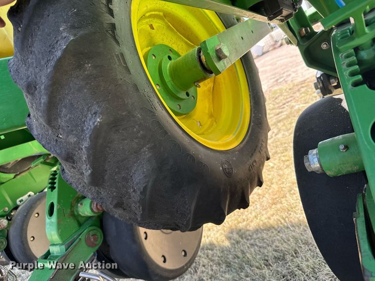 image for item EG6388 John Deere 1720 planter