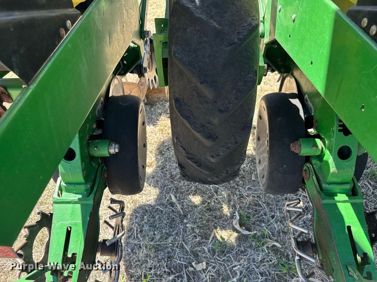 image for item EG6388 John Deere 1720 planter