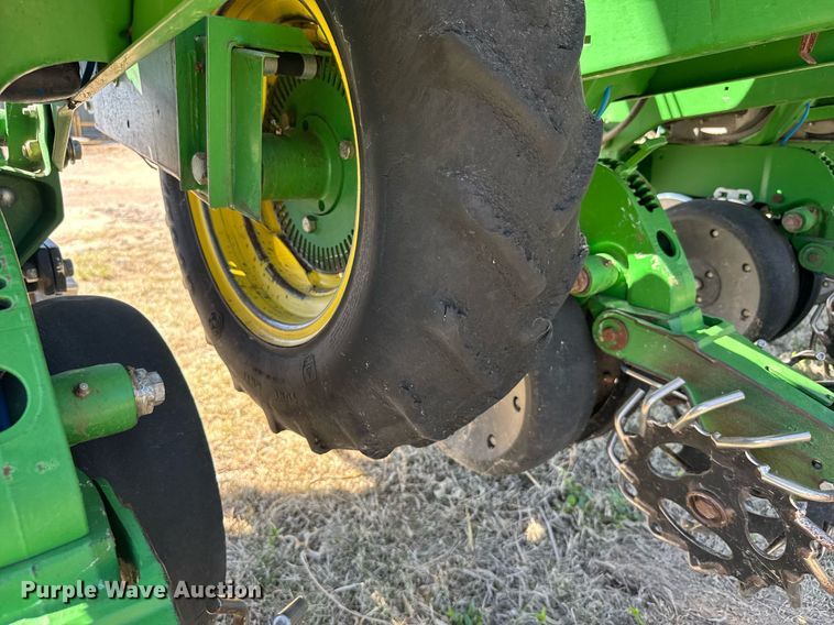 image for item EG6388 John Deere 1720 planter