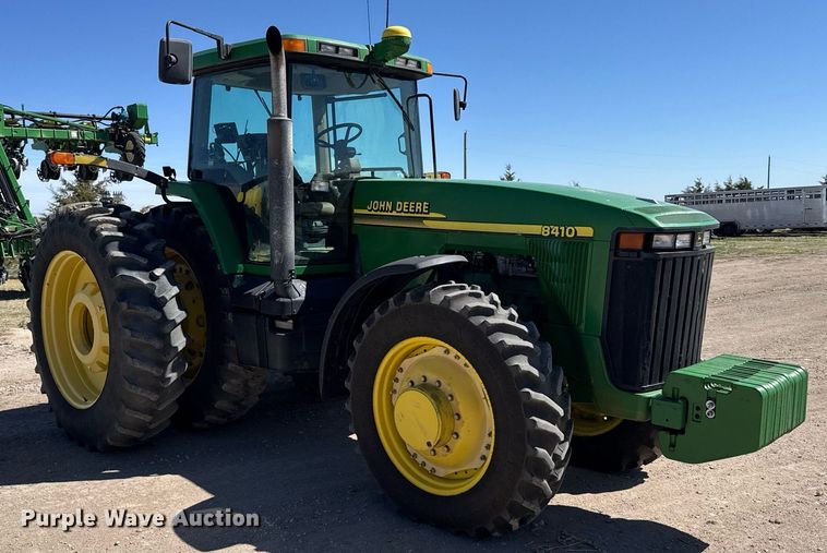 image for item EG6389 2001 John Deere 8410 MFWD tractor