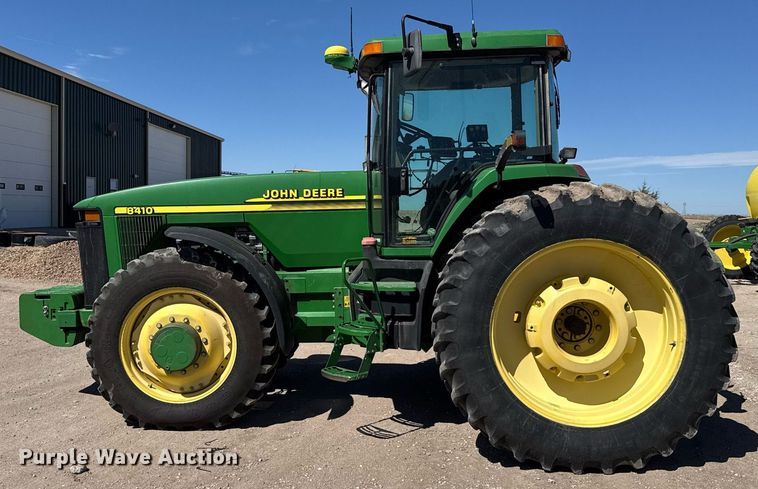 image for item EG6389 2001 John Deere 8410 MFWD tractor