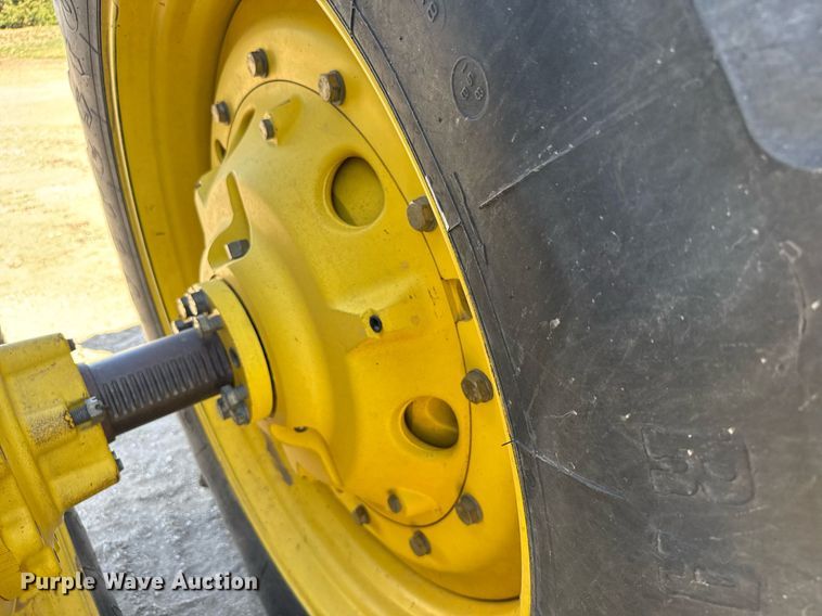 image for item EG6389 2001 John Deere 8410 MFWD tractor