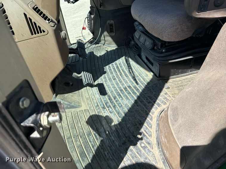 image for item EG6389 2001 John Deere 8410 MFWD tractor