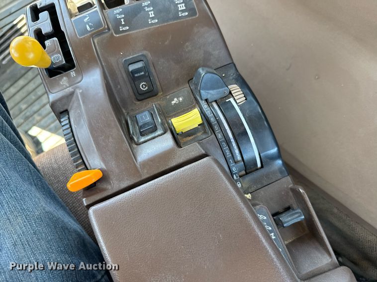 image for item EG6389 2001 John Deere 8410 MFWD tractor