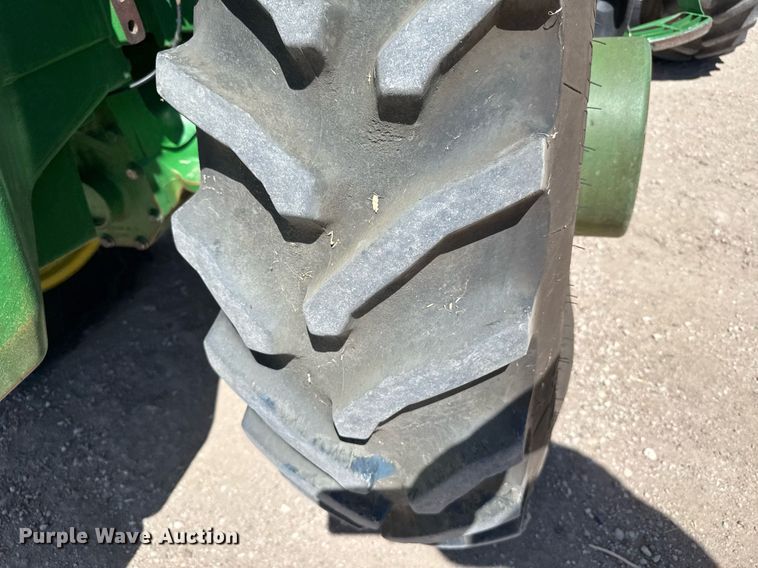 image for item EG6389 2001 John Deere 8410 MFWD tractor