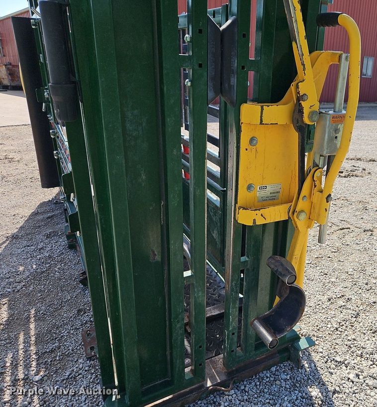 image for item EI8967 ArrowQuip Q-Catch 86 Series livestock chute