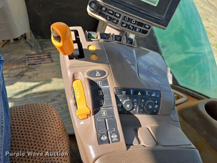 image for item EJ7398 2016 John Deere 9570R Scraper Special 4WD tractor