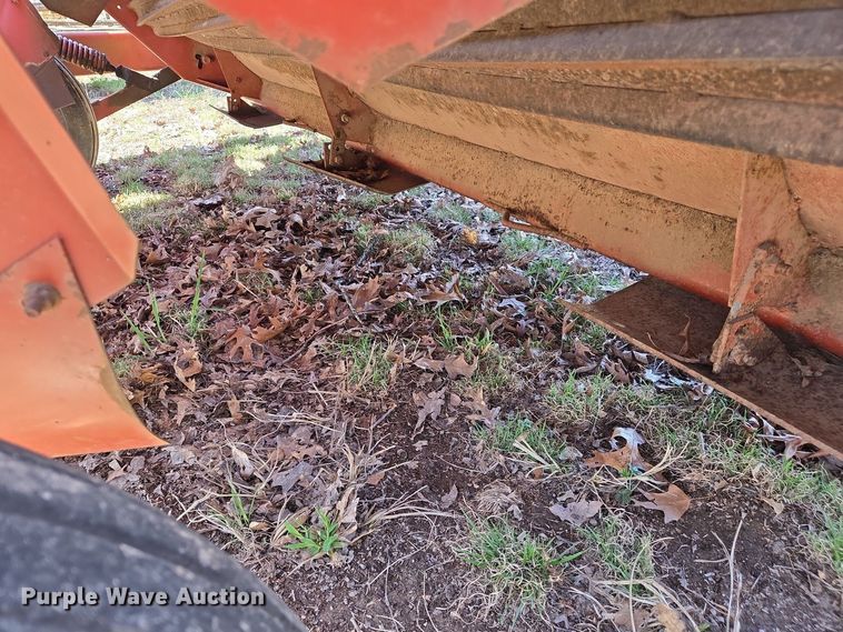 image for item EJ7416 Hesston 1120 swather / windrower