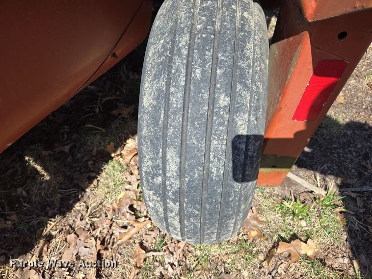 image for item EJ7416 Hesston 1120 swather / windrower