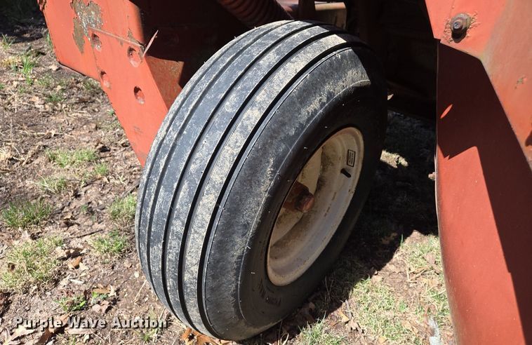 image for item EJ7416 Hesston 1120 swather / windrower