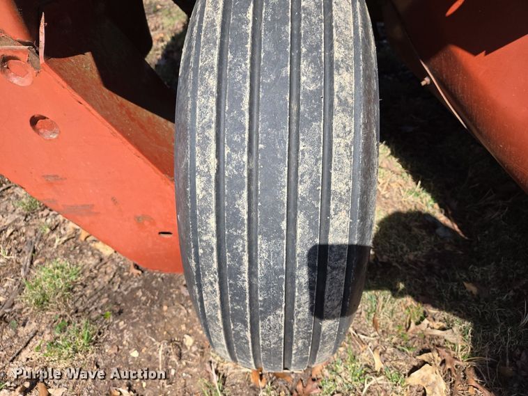 image for item EJ7416 Hesston 1120 swather / windrower