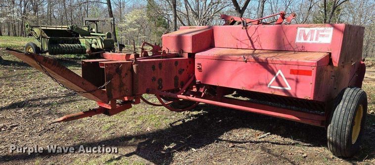 image for item EJ7418 Massey Ferguson 124 small square baler