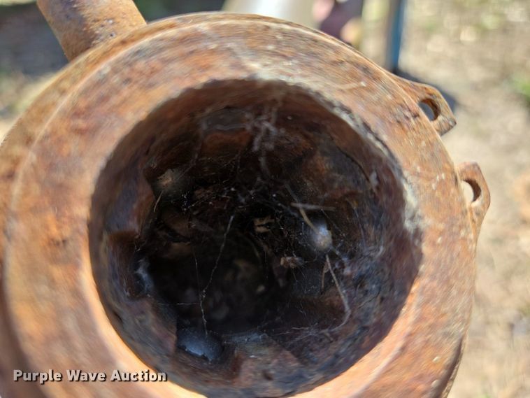 image for item EJ7418 Massey Ferguson 124 small square baler