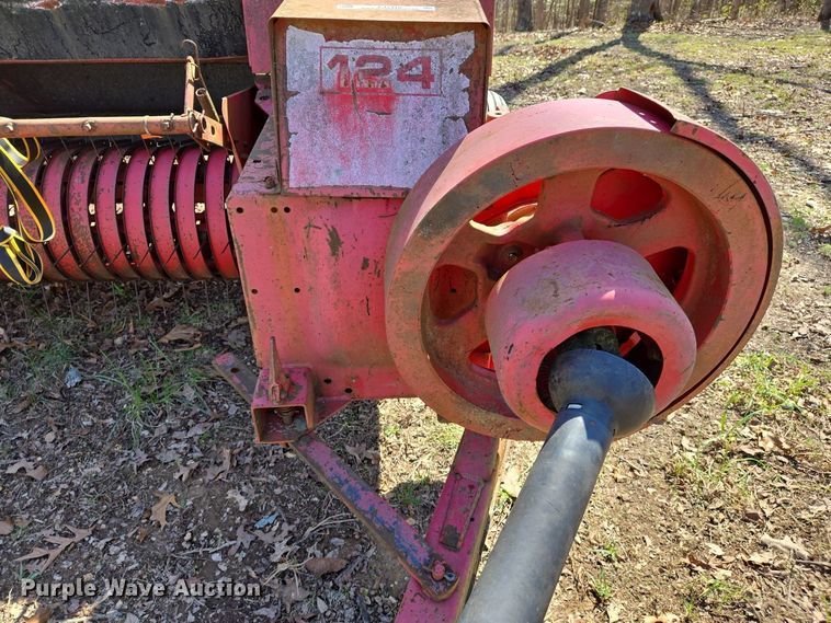 image for item EJ7418 Massey Ferguson 124 small square baler