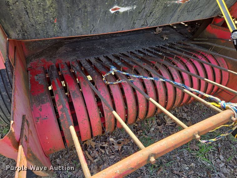 image for item EJ7418 Massey Ferguson 124 small square baler