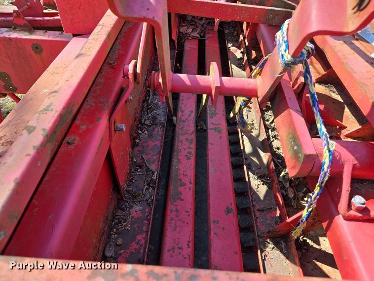 image for item EJ7418 Massey Ferguson 124 small square baler